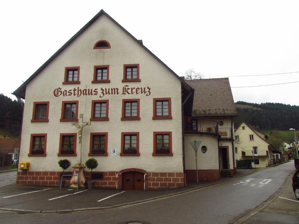弗赖堡 Gasthaus Zum Kreuz酒店 外观 照片