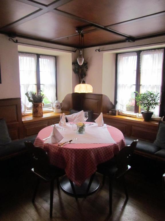 弗赖堡 Gasthaus Zum Kreuz酒店 外观 照片