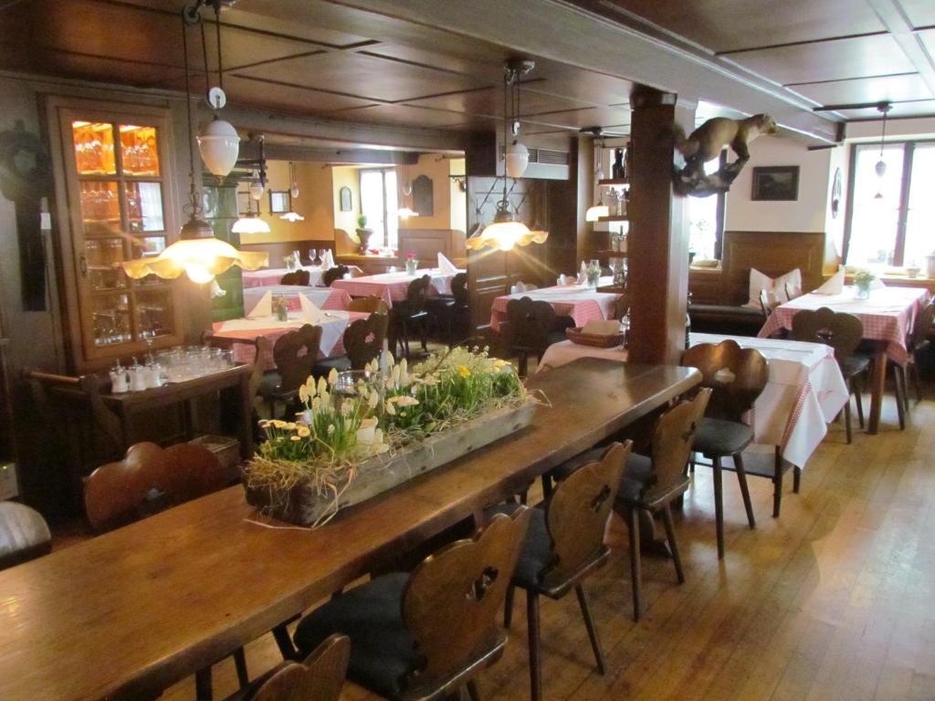 弗赖堡 Gasthaus Zum Kreuz酒店 外观 照片