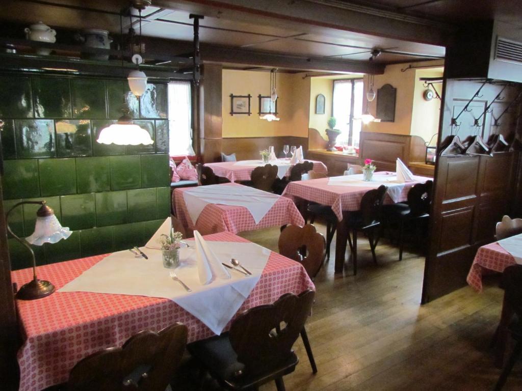 弗赖堡 Gasthaus Zum Kreuz酒店 外观 照片